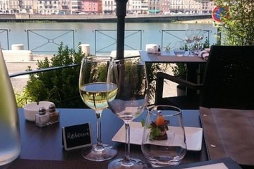 Sejour Detente Au Coeur De Macon Spa,Cine,Bouteille Offerte Exterior foto